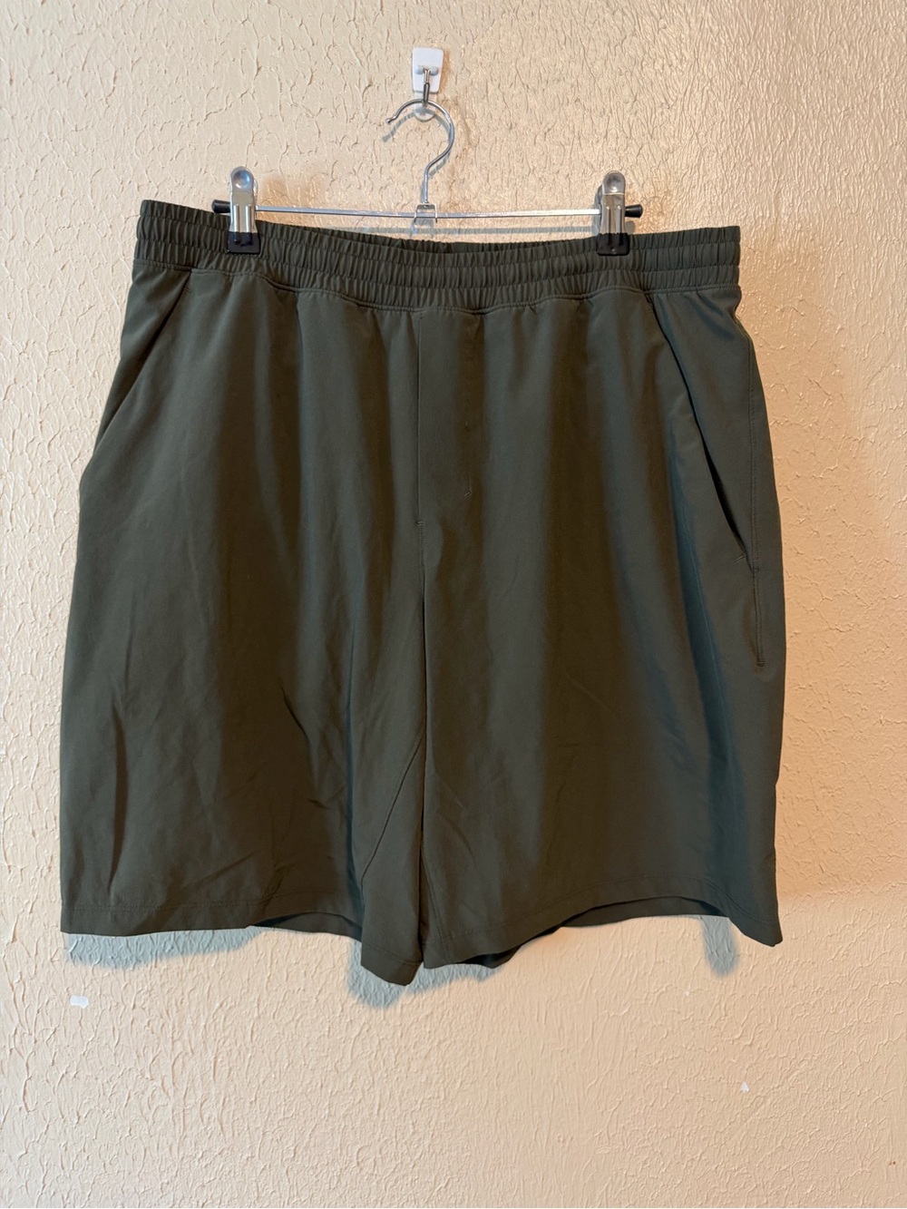 Lululemon Pace Breaker Shorts Mens XL Green Athletic Running Training